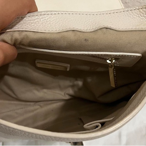 Tory Burch Off White Pebbled Leather Turnlock Crossbody Bag - Picture 7 of 8